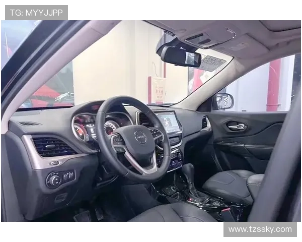 (拍卖成功)浙江瑞安2年JEEP自由光14.28万成交