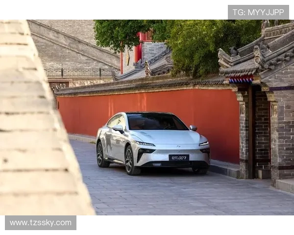 10 万级轿跑逆天了？东风奕派 2025 款 eπ007 横空出世，年轻人真能冲